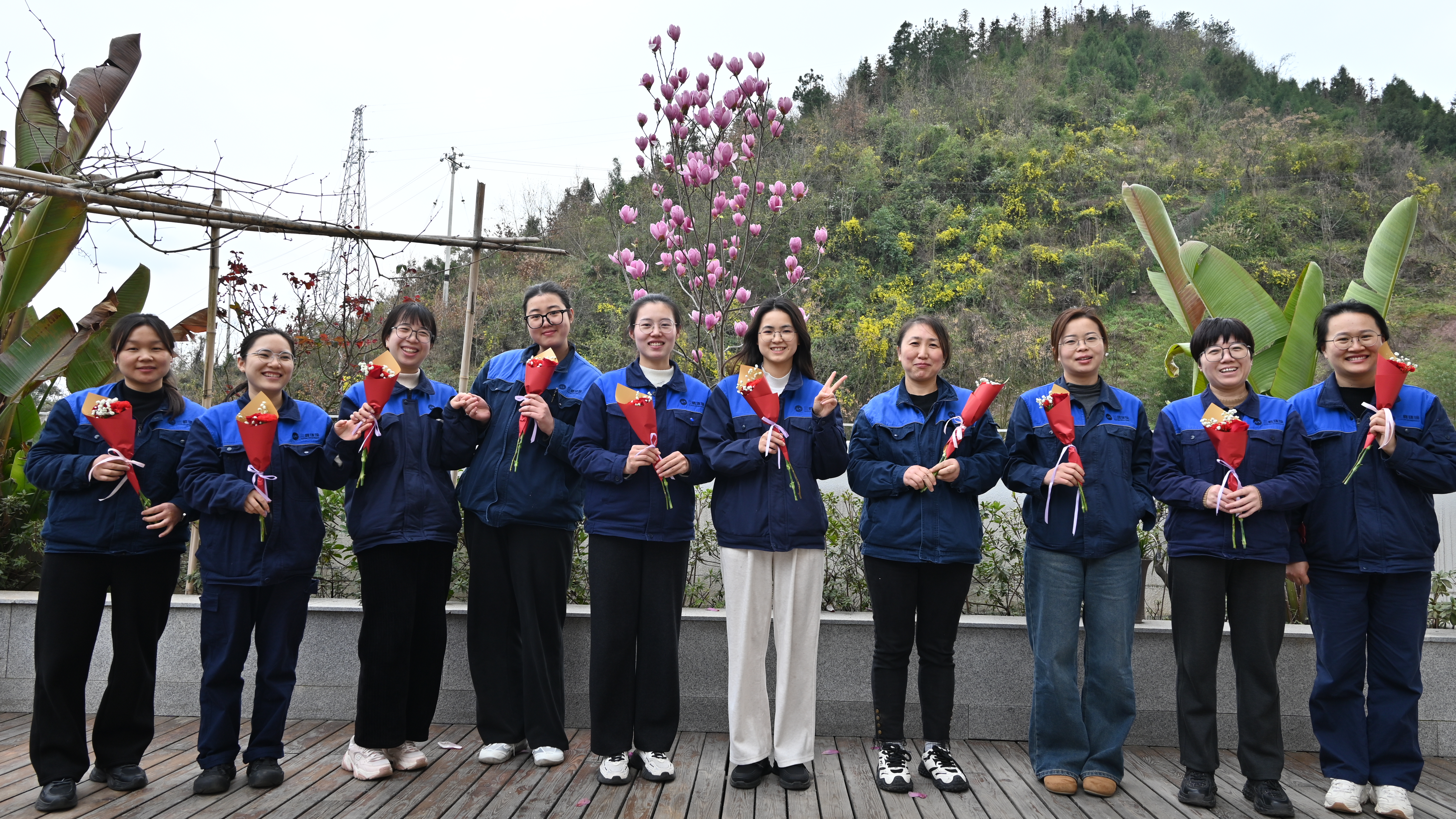 合影2.JPG 合影2.JPG